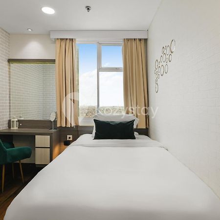 Meadow By Kozystay - Newly Renovated - Kebon Jeruk Yakarta Exterior foto